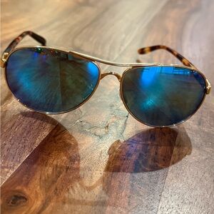 Oakley Gold Frame Sunglasses with Blue Lenses "feedback" aviators polarized